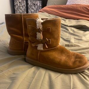 Koolaburra Ugg girls chestnut boots